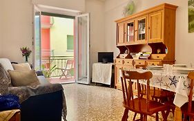 Finalborgo Two Room Flat With Terrace And Free Parking